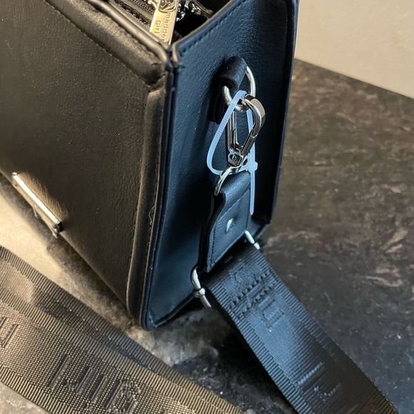 💖Bling Reversible Madden Girl Black Mini Tote Bag - Picture 9 of 10